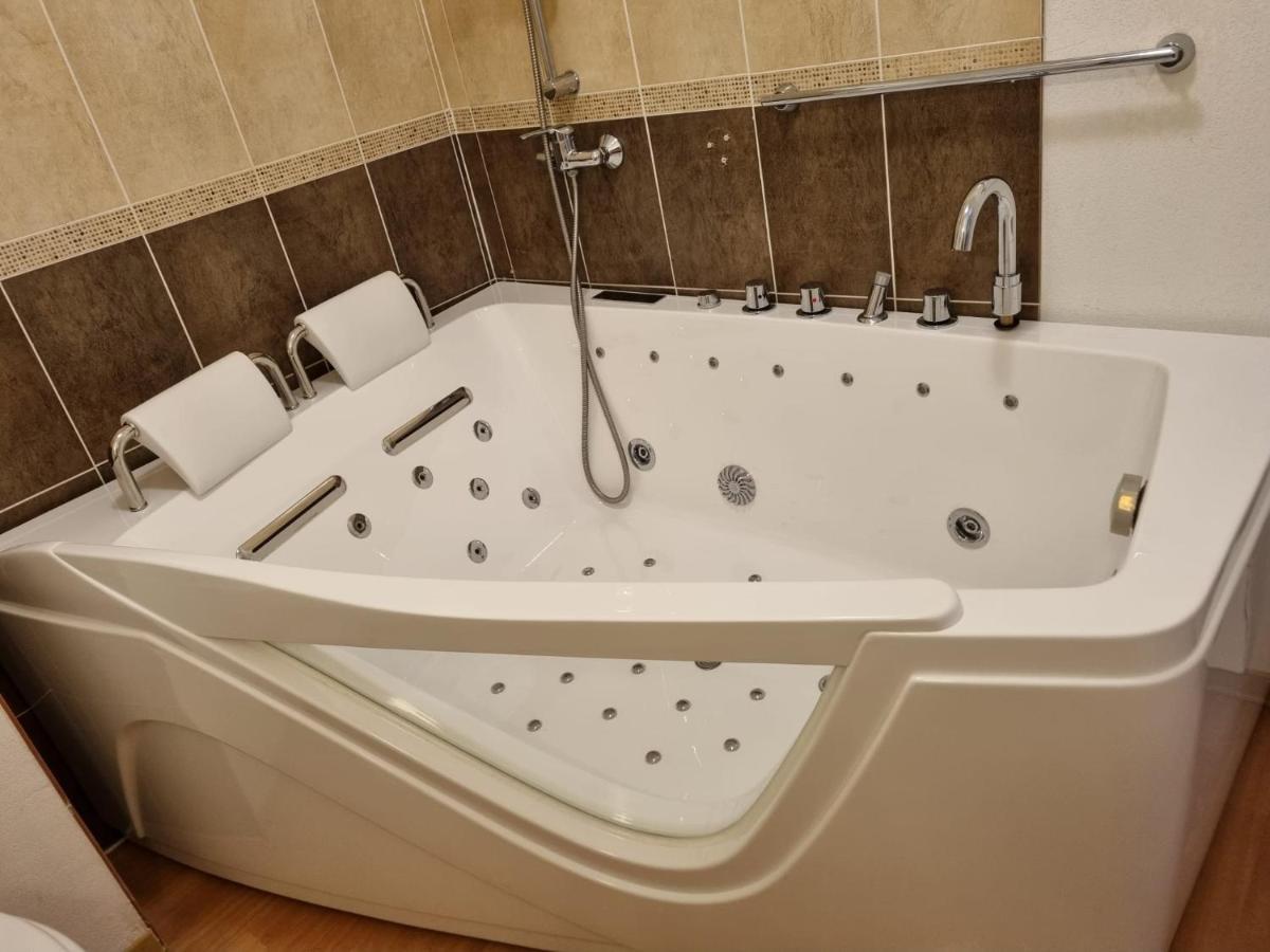 Les Orres 1800 Appartement 4 P Jacuzzi Balneo Prive Vue Piste Piscine Residence Exteriér fotografie